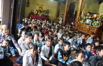 Learning good behaviour in the temple